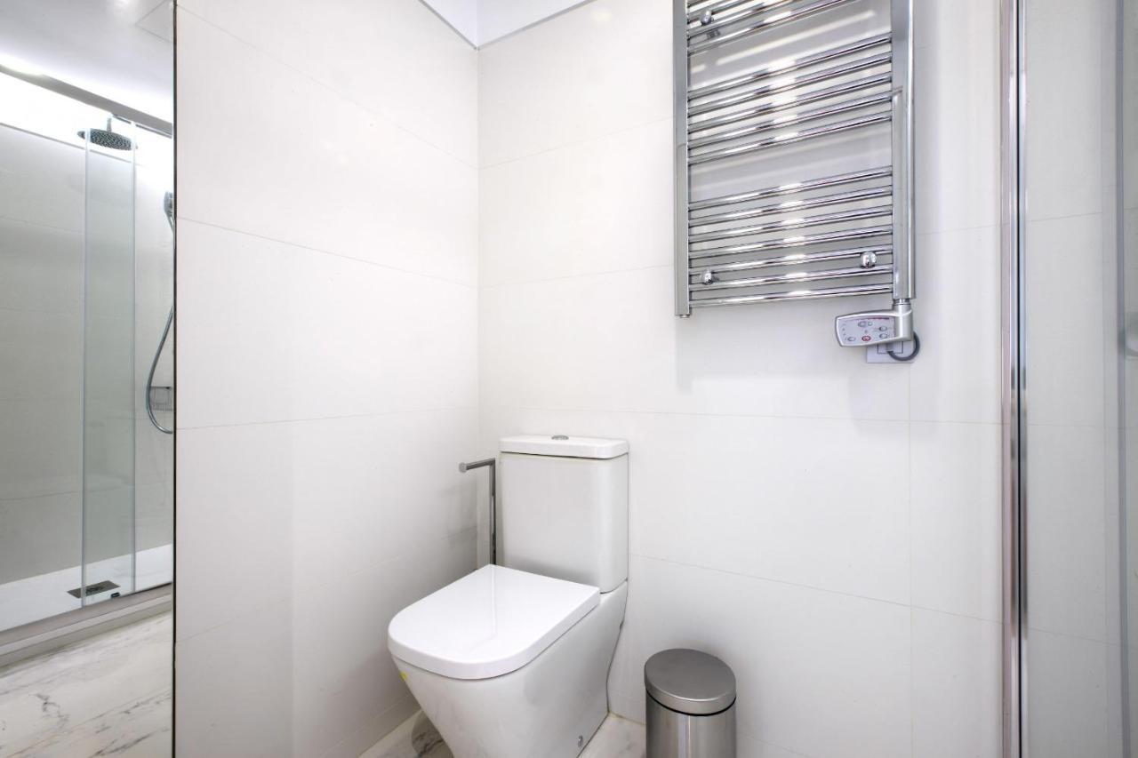 Gran Via Suites Madrid Buitenkant foto