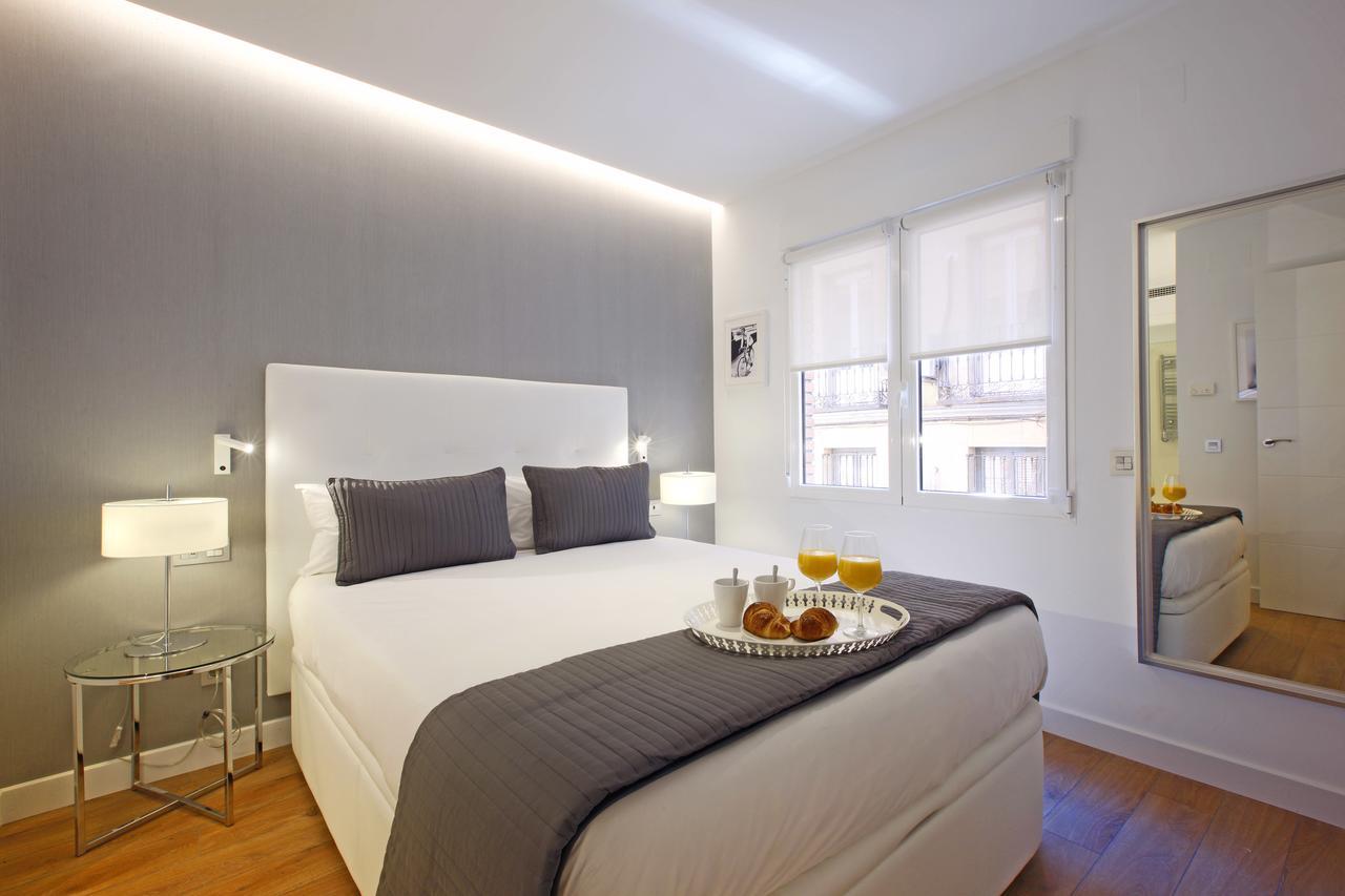 Gran Via Suites Madrid Buitenkant foto