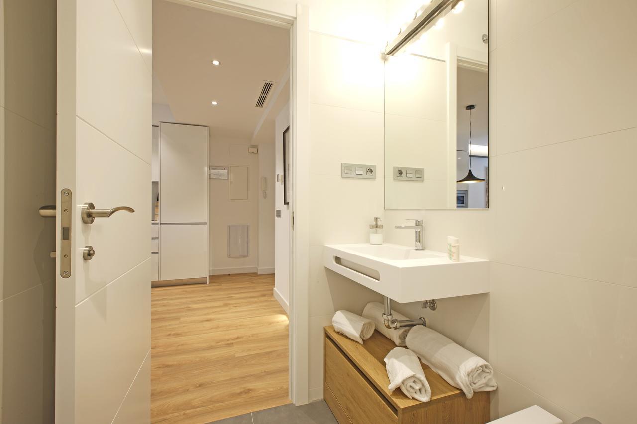 Gran Via Suites Madrid Buitenkant foto